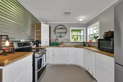 10496 Summit Drive, Willis, TX 77318 - Photo 9