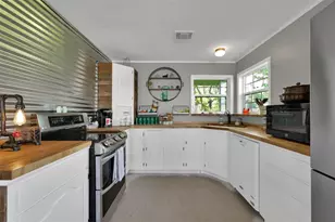 10496 Summit Dr, Willis, TX 77318 - Photo 9