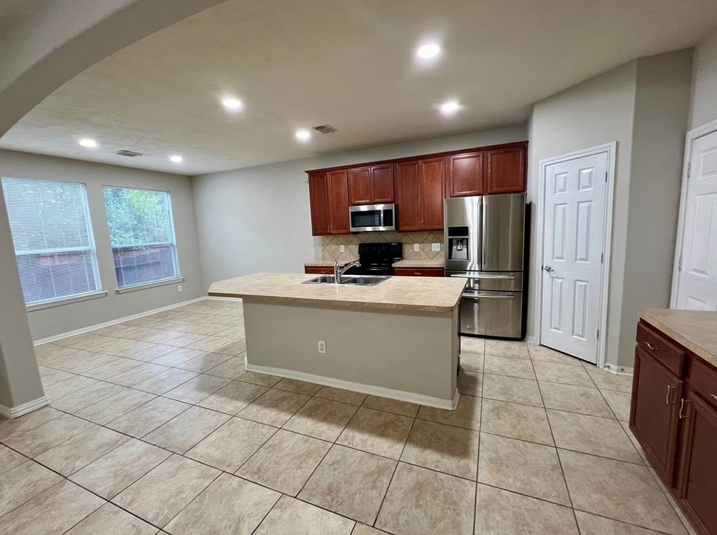 51 Benedict Canyon Loop, Spring TX  77382-5419 exterior