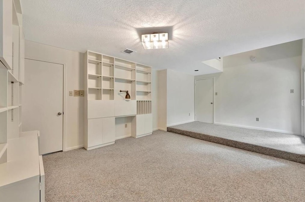 4002 Laurel Grv Dr, Taylor Lake Village TX 77586-5015 exterior