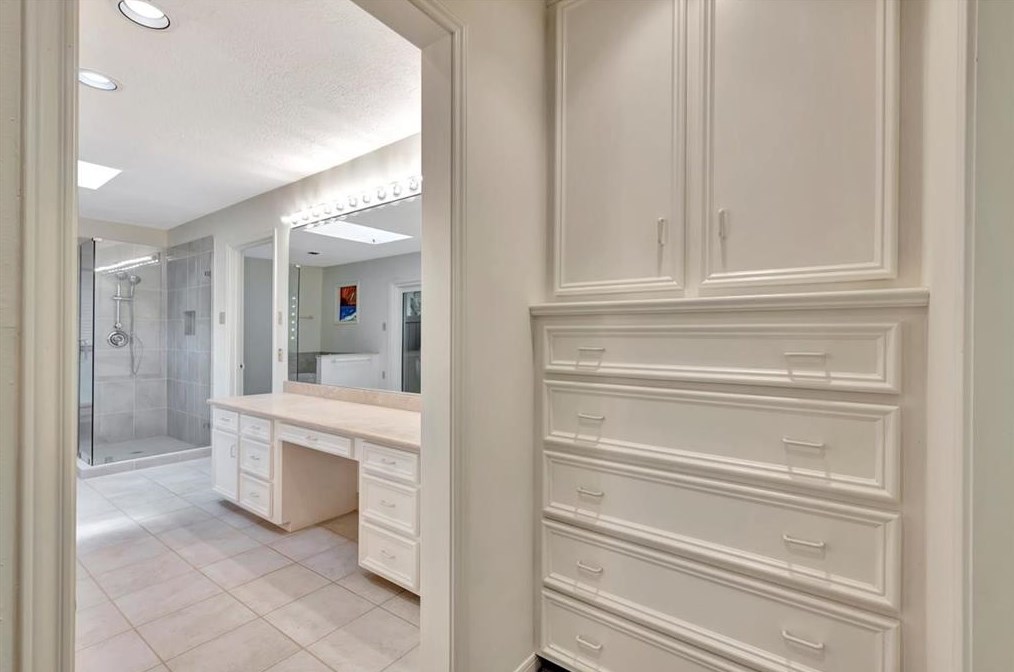 4002 Laurel Grv Dr, Taylor Lake Village TX 77586-5015 exterior