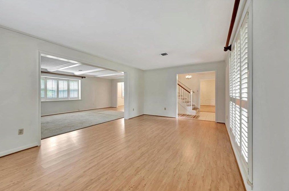 4002 Laurel Grv Dr, Taylor Lake Village TX 77586-5015 exterior