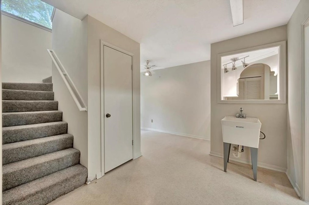 4002 Laurel Grv Dr, Taylor Lake Village TX 77586-5015 exterior