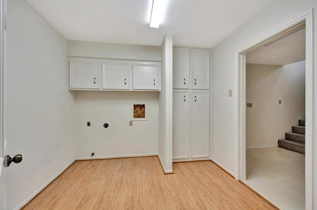 4002 Laurel Grv Dr, Taylor Lake Village TX 77586-5015 exterior