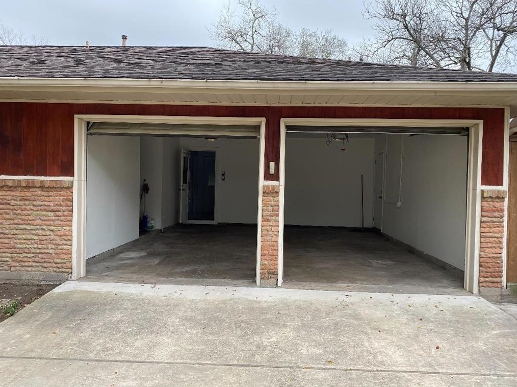8049 Cedel Dr, Houston TX  77055-1201 exterior