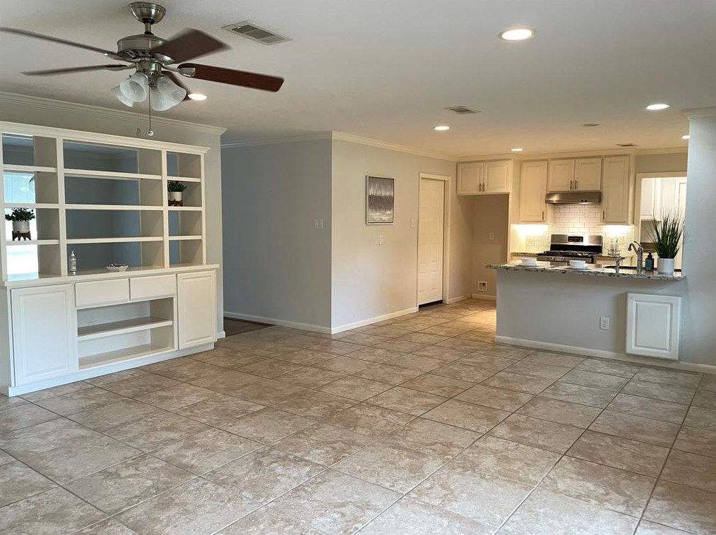 8627 Mcavoy Dr, Houston TX  77074-7307 exterior