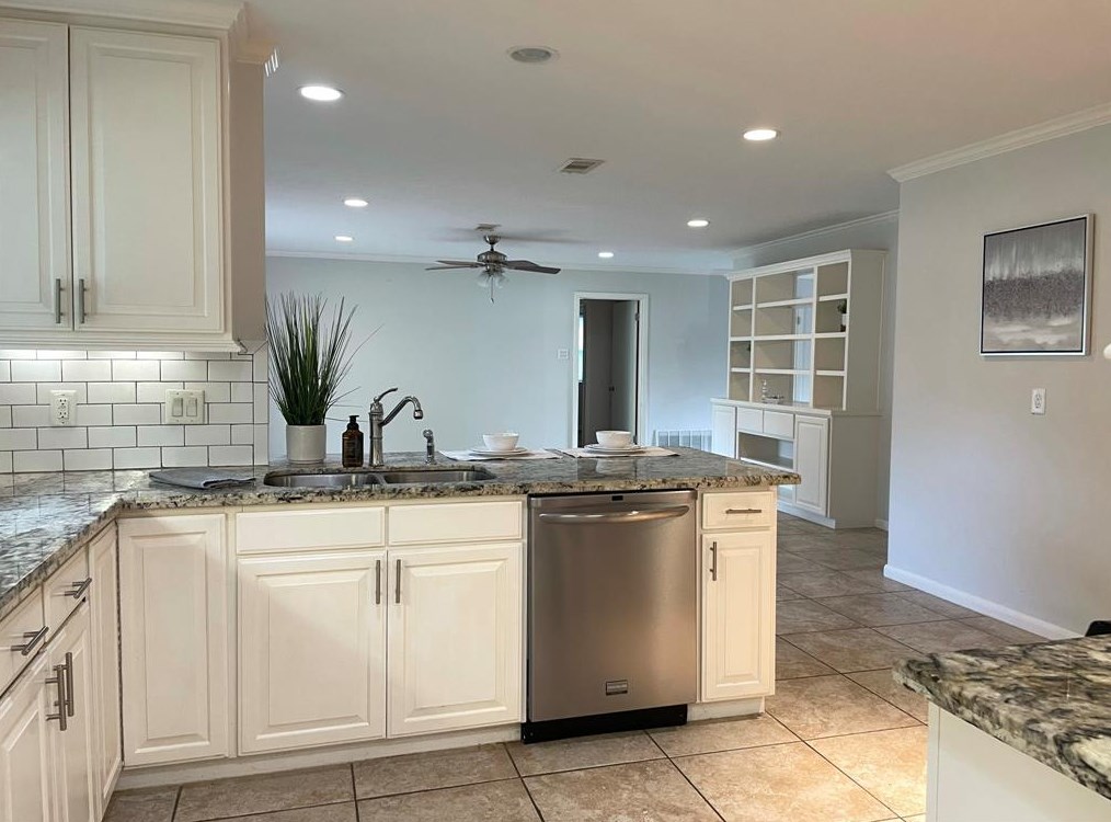 8627 Mcavoy Dr, Houston TX  77074-7307 exterior