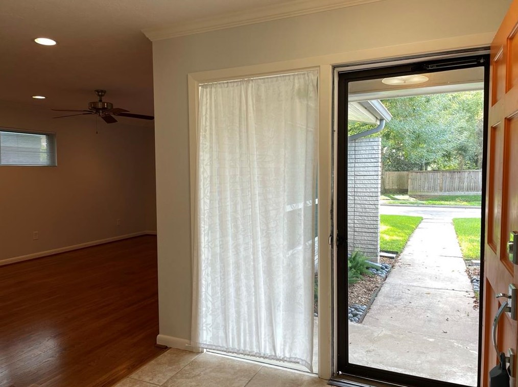 8627 Mcavoy Dr, Houston TX  77074-7307 exterior