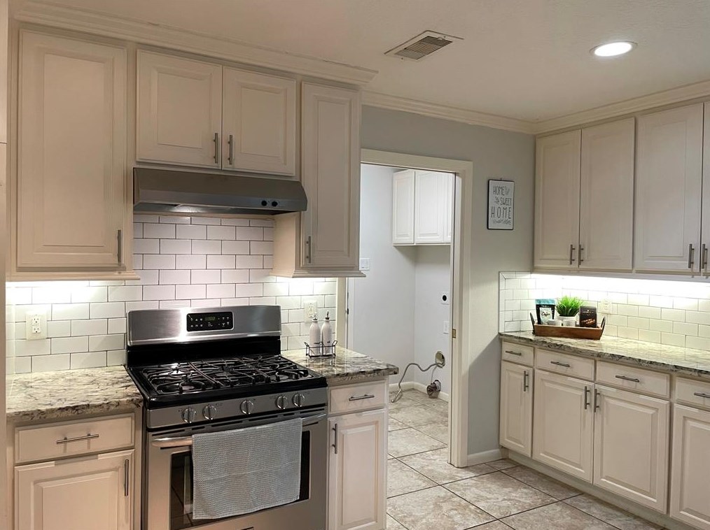 8627 Mcavoy Dr, Houston TX  77074-7307 exterior