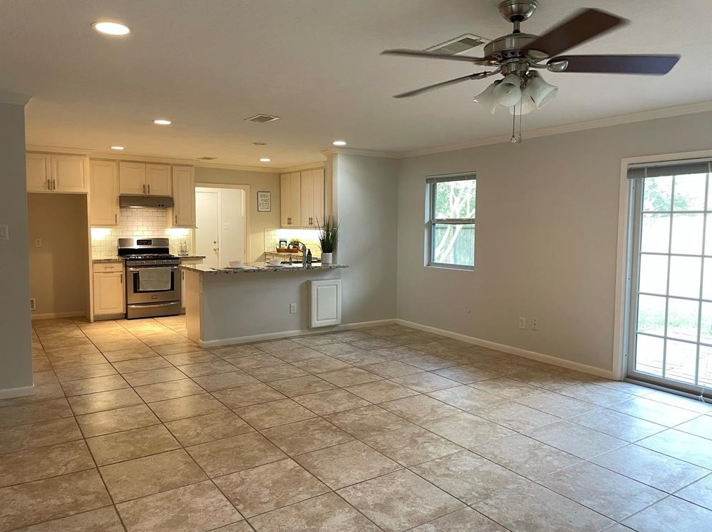 8627 Mcavoy Dr, Houston TX  77074-7307 exterior