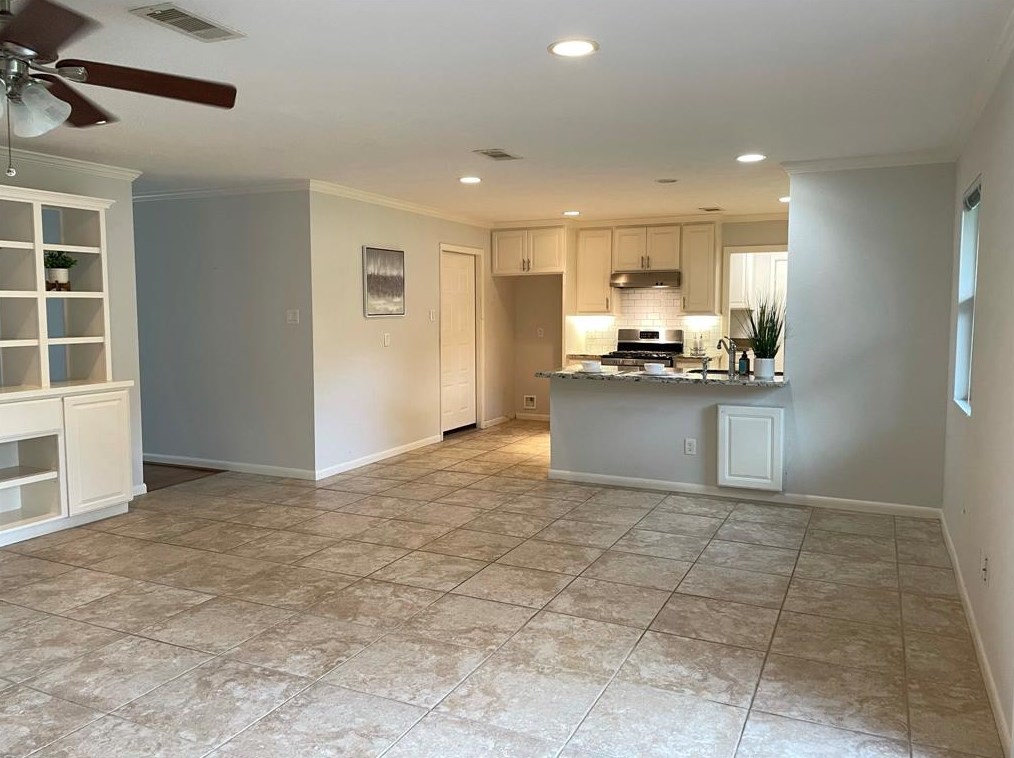 8627 Mcavoy Dr, Houston TX  77074-7307 exterior