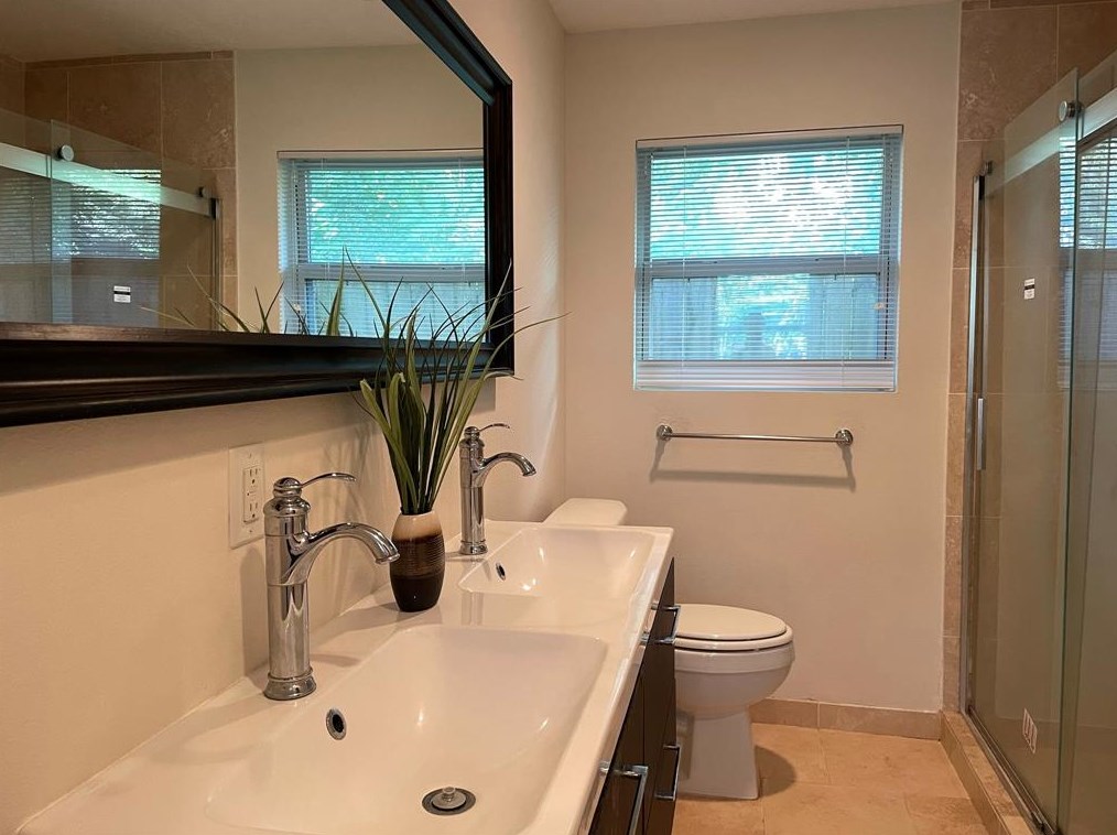 8627 Mcavoy Dr, Houston TX  77074-7307 exterior