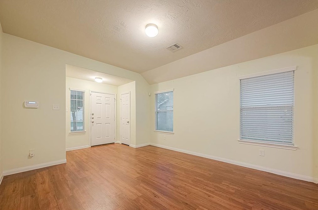 22258 Queenbury Hl Dr, Houston TX  77073-5685 exterior