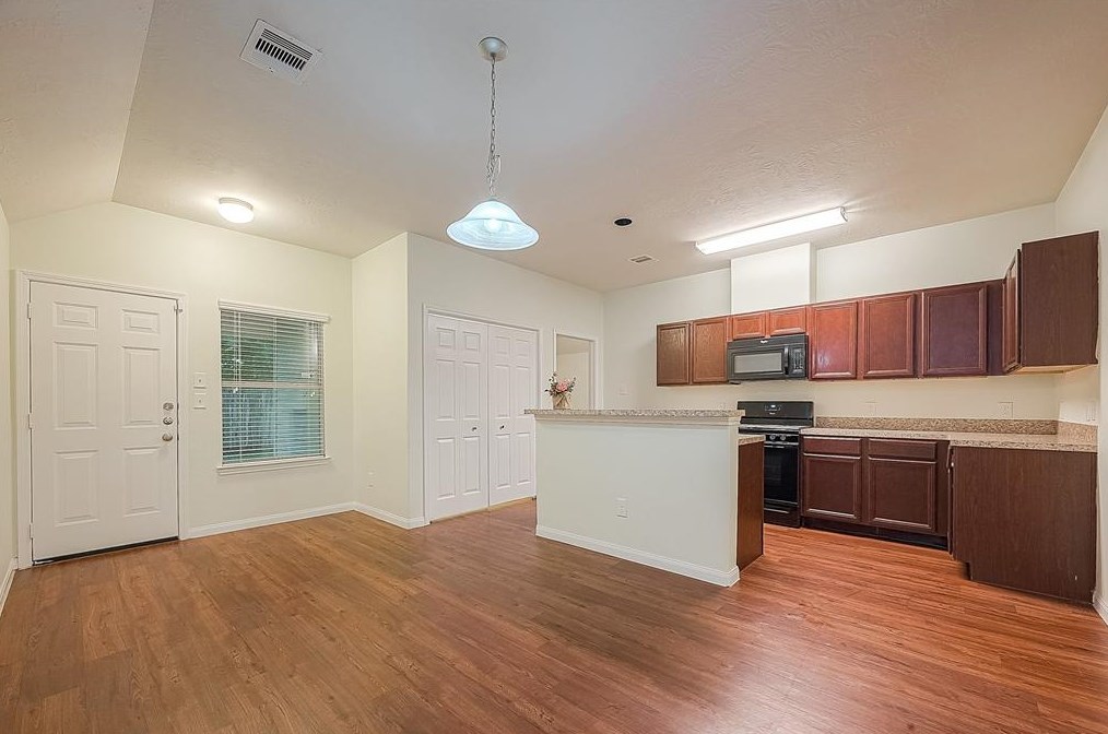 22258 Queenbury Hl Dr, Houston TX  77073-5685 exterior