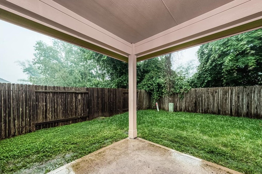 22258 Queenbury Hl Dr, Houston TX  77073-5685 exterior