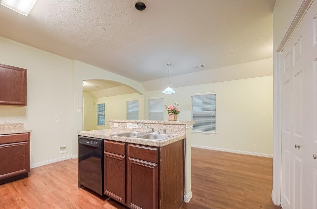 22258 Queenbury Hl Dr, Houston TX  77073-5685 exterior