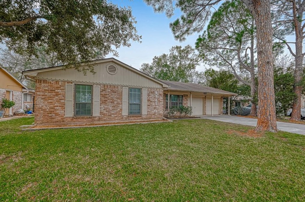 9227 Mcafee Dr, Houston TX  77031-1105 exterior