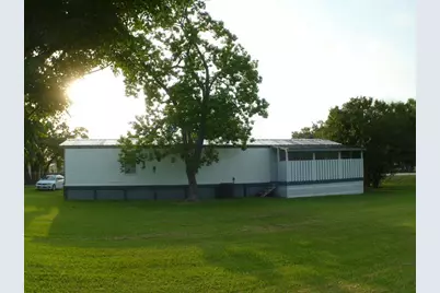 1615 E Wallisville Road, Highlands, TX 77562 - Photo 3