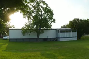 1615 E Wallisville Rd, Highlands, TX 77562 - Photo 3