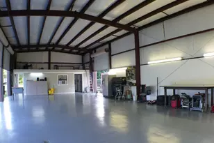 1615 E Wallisville Rd, Highlands, TX 77562 - Photo 17