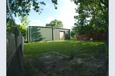 1615 E Wallisville Road, Highlands, TX 77562 - Photo 9