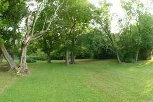 1615 E Wallisville Rd, Highlands, TX 77562 - Photo 5