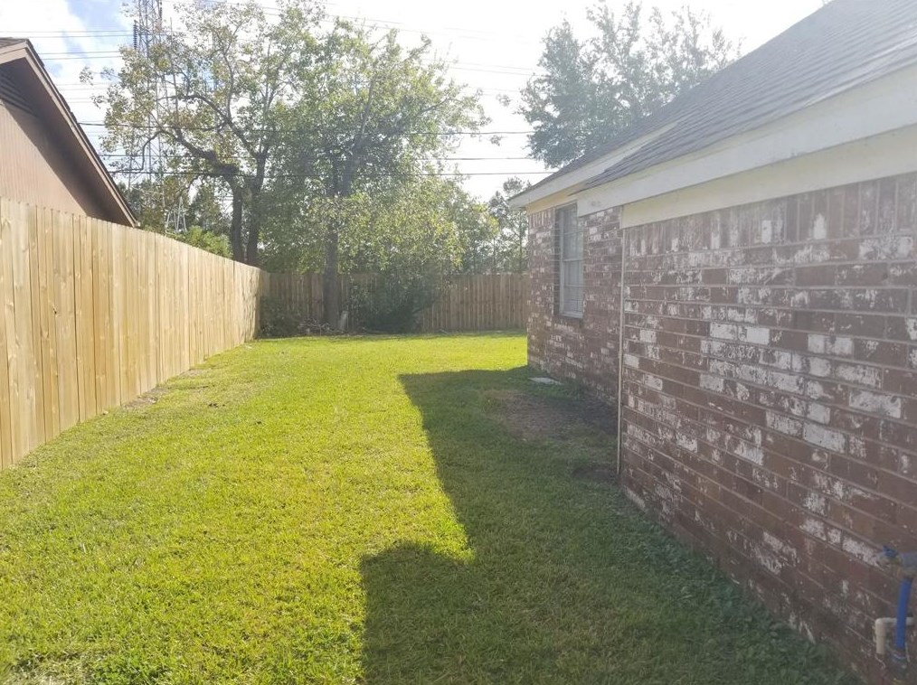 11902 Sagedowne Ln, Houston TX  77089-4718 exterior