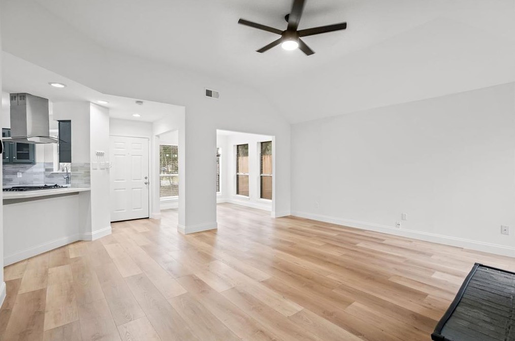 22 Braemar Forest St, Spring TX  77381-2565 exterior