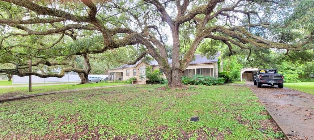 3204 Avenue K, Bay City TX  77414-7302 exterior