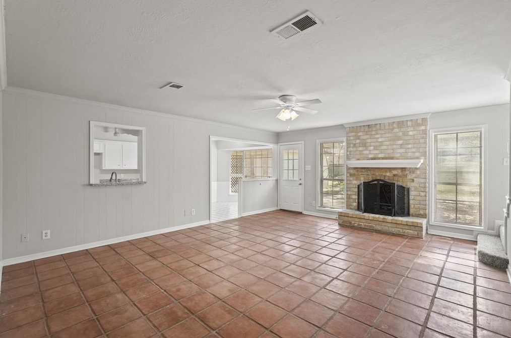 711 Redleaf Ln, Houston TX  77090-1940 exterior