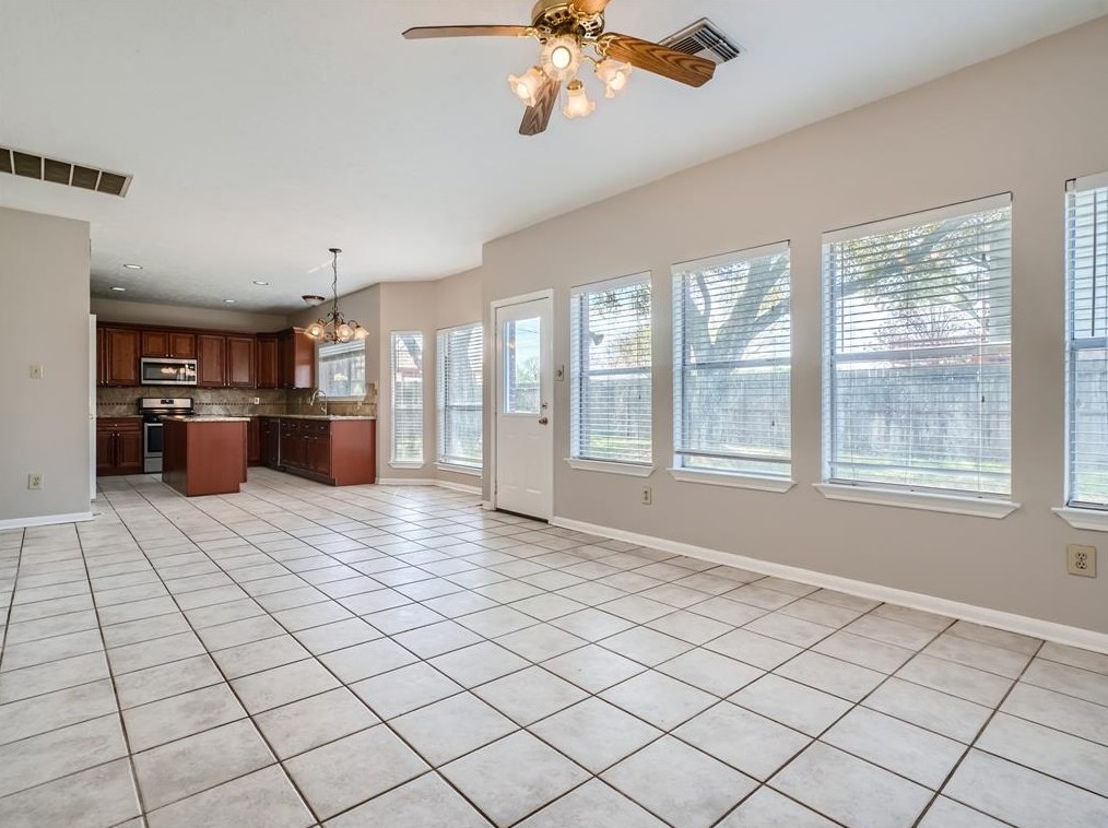 5911 Klamath Falls Ct, Houston TX  77041-5976 exterior