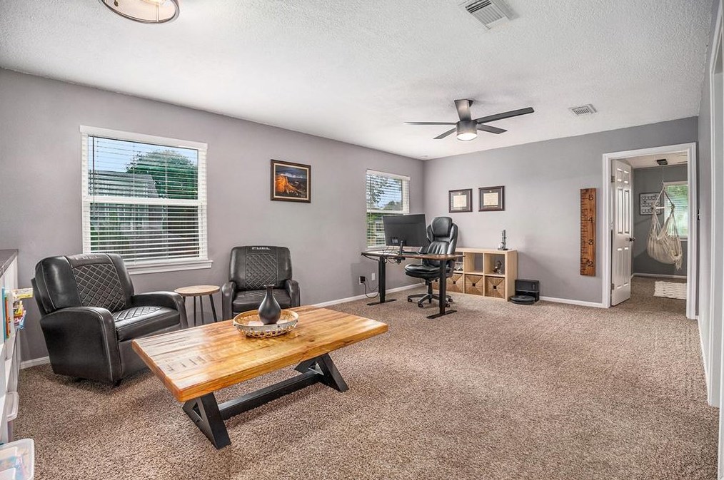 1602 Chelsea Pl, Taylor Lake Village TX 77586-5823 exterior