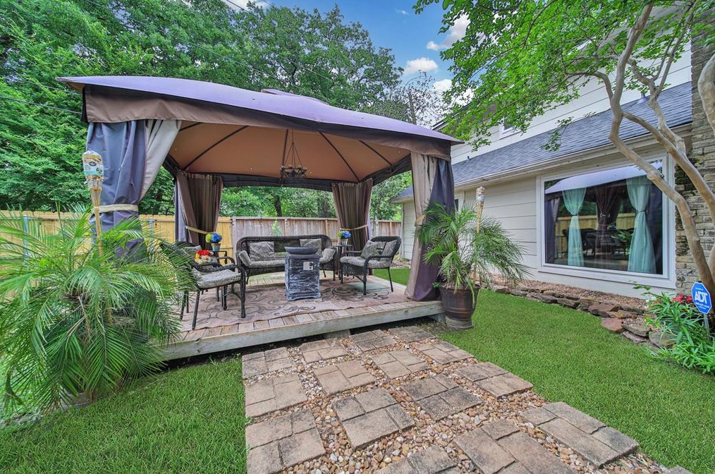 2302 Middle Crk Dr, Humble TX 77339-1821 exterior