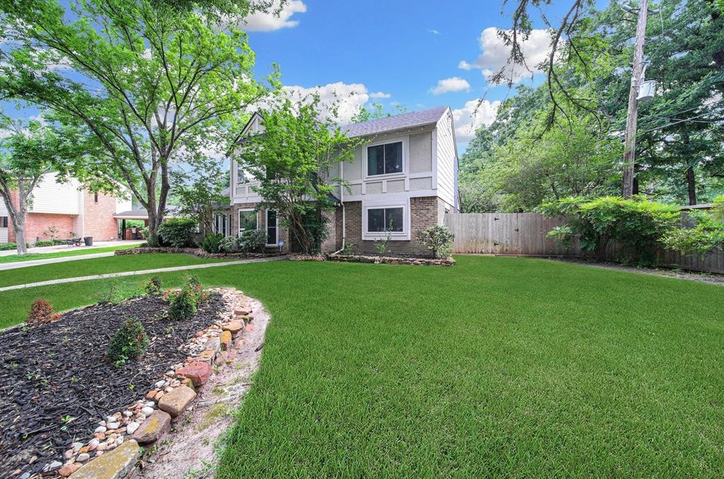 2302 Middle Crk Dr, Humble TX 77339-1821 exterior