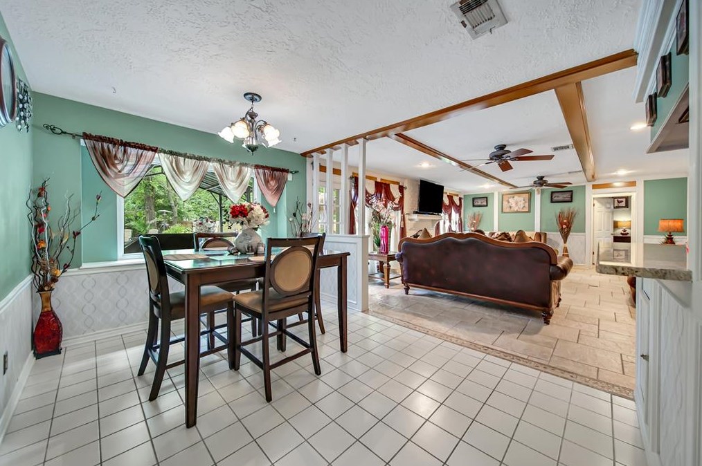 2302 Middle Crk Dr, Humble TX 77339-1821 exterior