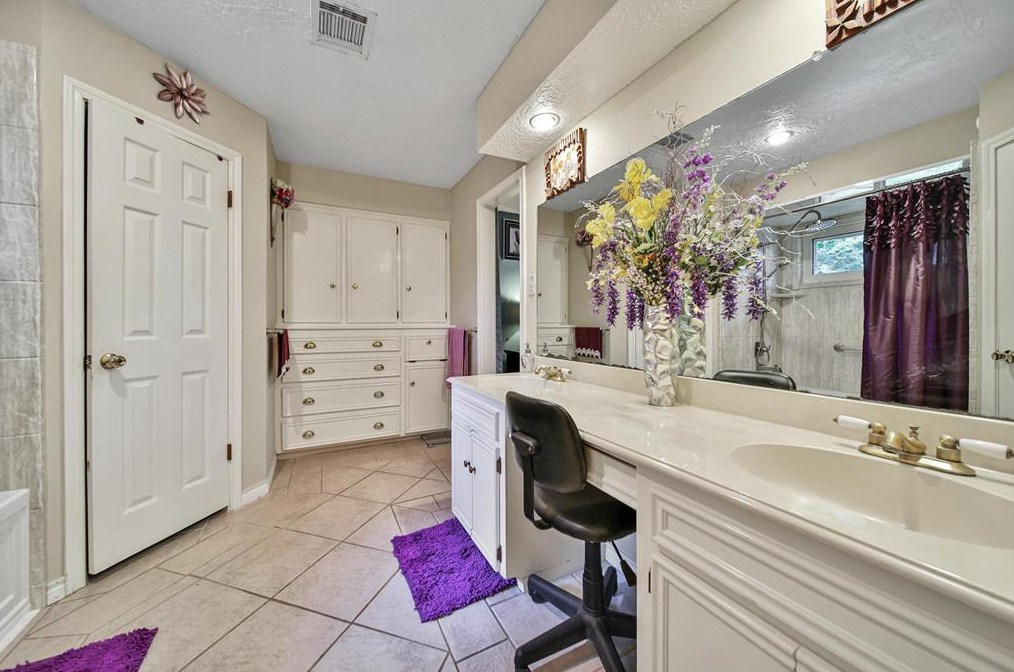 2302 Middle Crk Dr, Humble TX 77339-1821 exterior