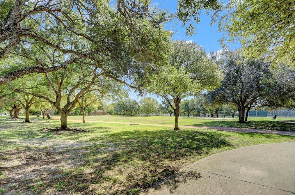 4551 Warm Spg Rd, Houston TX  77035-6027 exterior