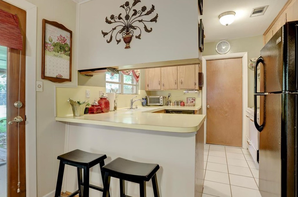 4551 Warm Spg Rd, Houston TX  77035-6027 exterior