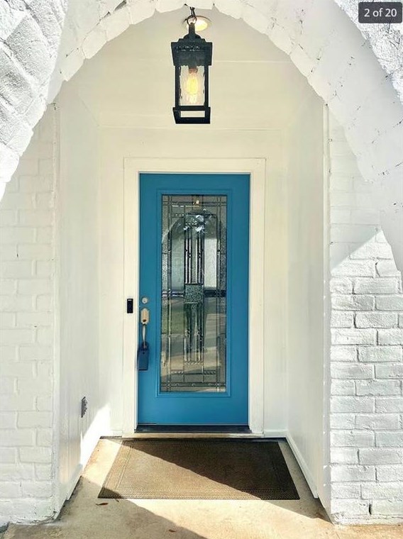 2750 Manila Ln, Houston TX  77043-1711 exterior