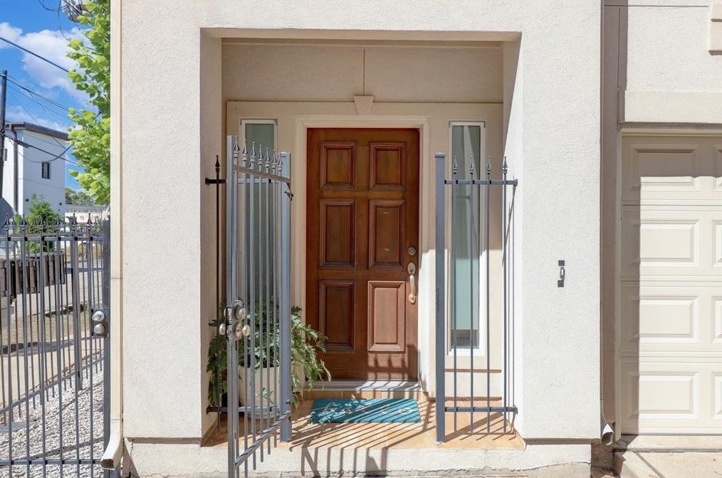922 Asbury St, Houston TX  77007-5149 exterior