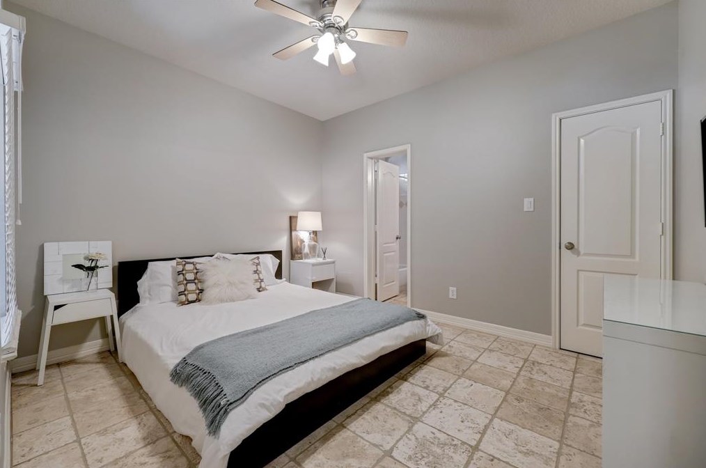 922 Asbury St, Houston TX  77007-5149 exterior