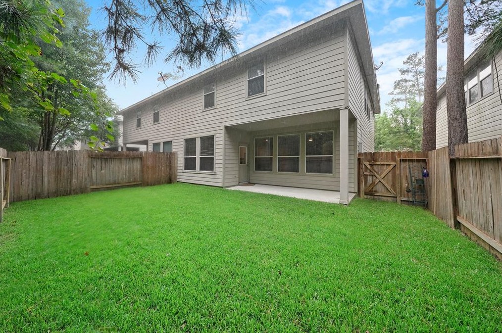 130 W Burberry Cir, Conroe, TX 77384