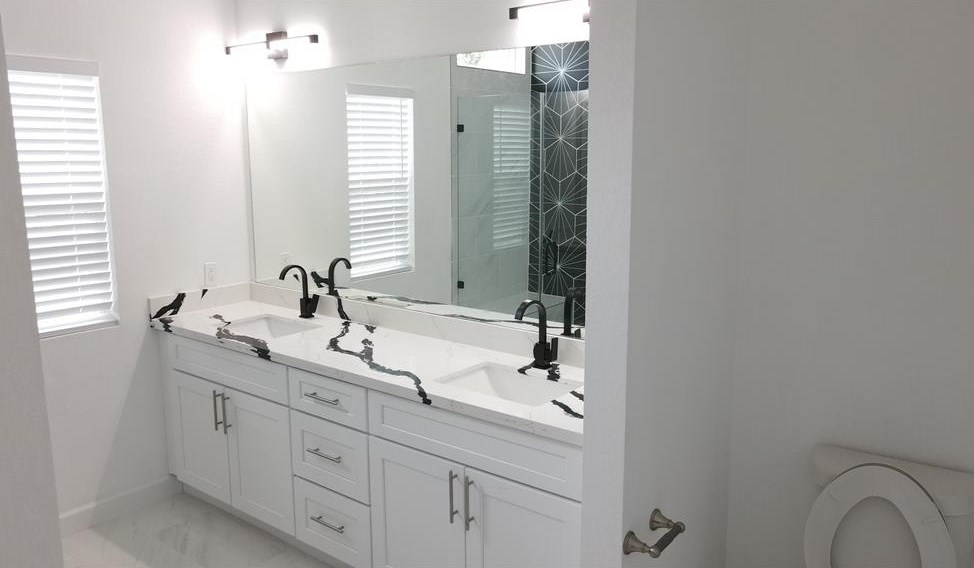 5126 Lyndhurst Dr, Houston TX  77033-2905 exterior