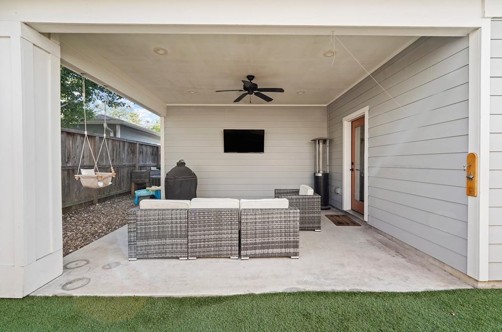 921 33 St, Houston TX  77022-5104 exterior