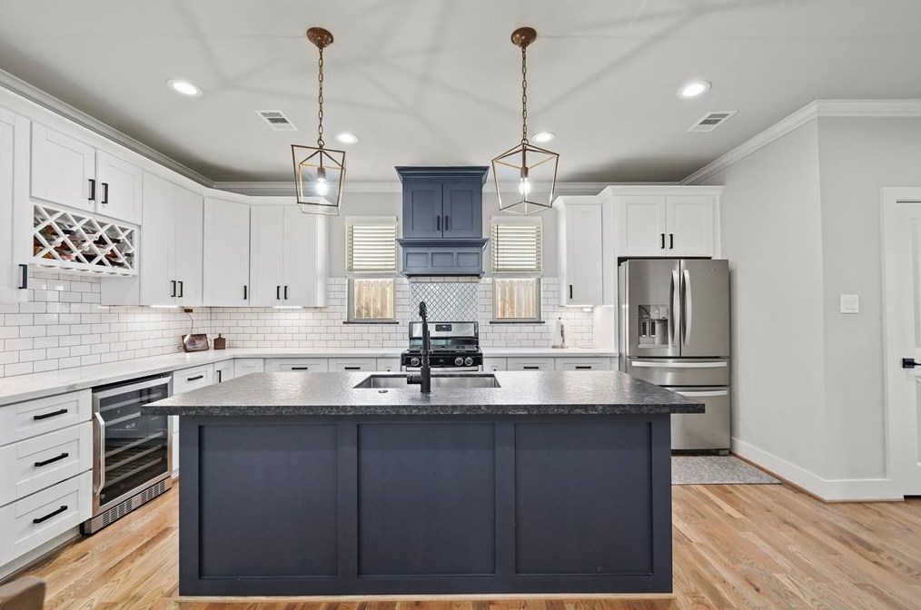 921 33 St, Houston TX  77022-5104 exterior