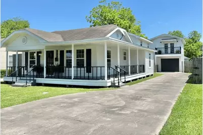 6716 Jefferson Boulevard, Groves, TX 77619 - Photo 1