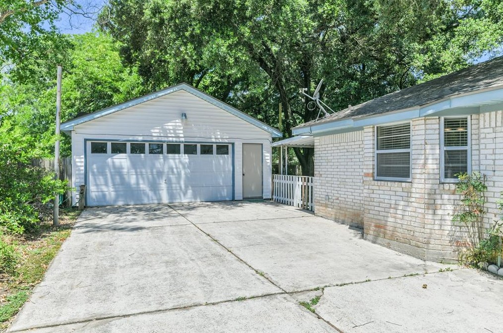 11323 Marrs Dr, Houston TX  77065-2108 exterior