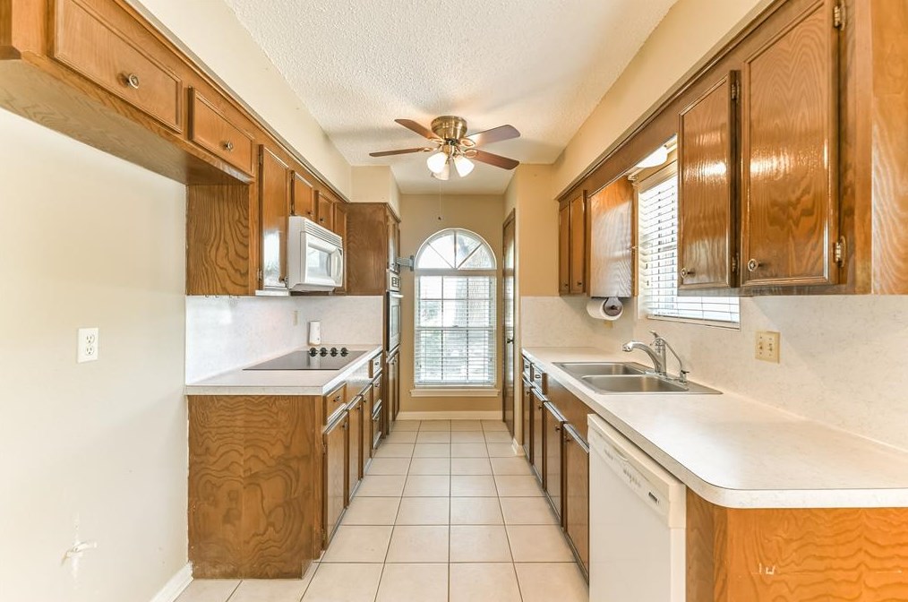 11323 Marrs Dr, Houston TX  77065-2108 exterior