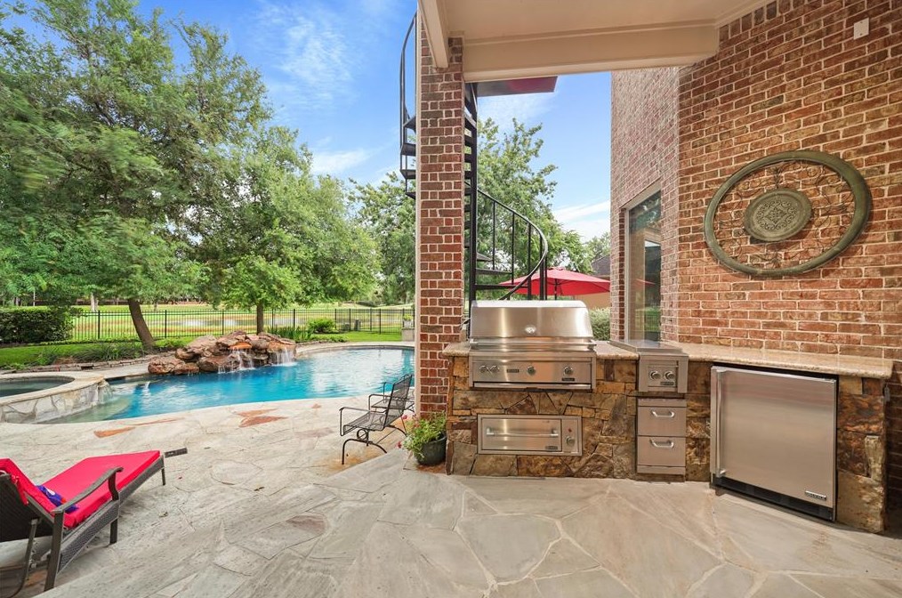 1706 Peppervine Way, Sugar Land TX  exterior