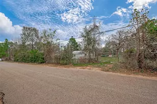 13727 Adams Ln, Pinehurst, TX 77362 - Photo 3